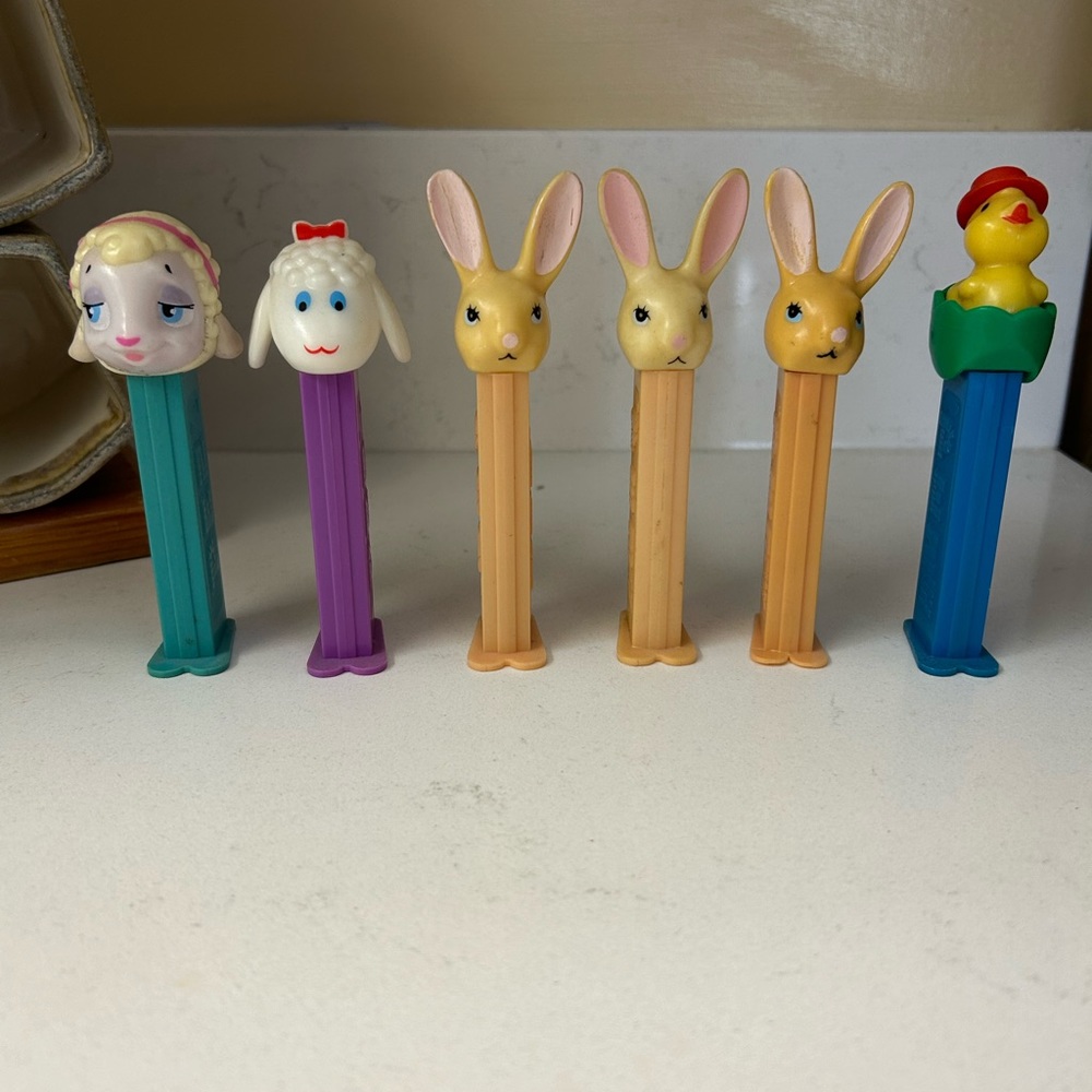 Lot of 6 Vintage Easter Pez Dispensers‎